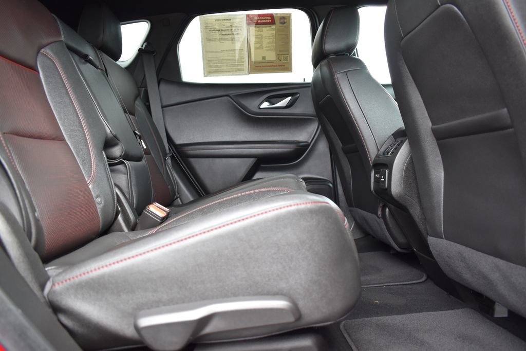 Used 2023 Chevrolet Blazer RS w/ Enhanced Convenience Package image 10