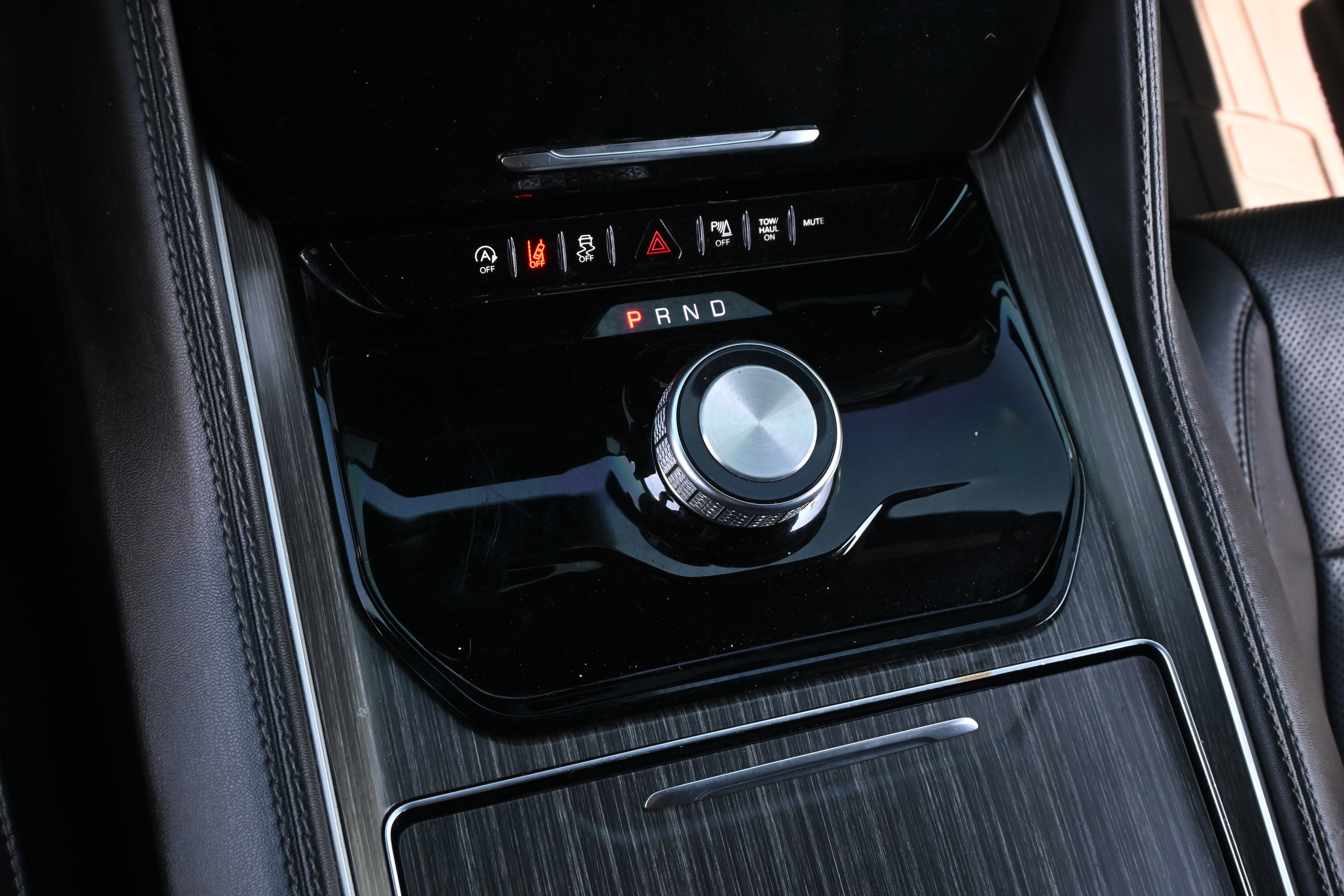 Used 2023 Jeep Wagoneer L Series II RWD image 27