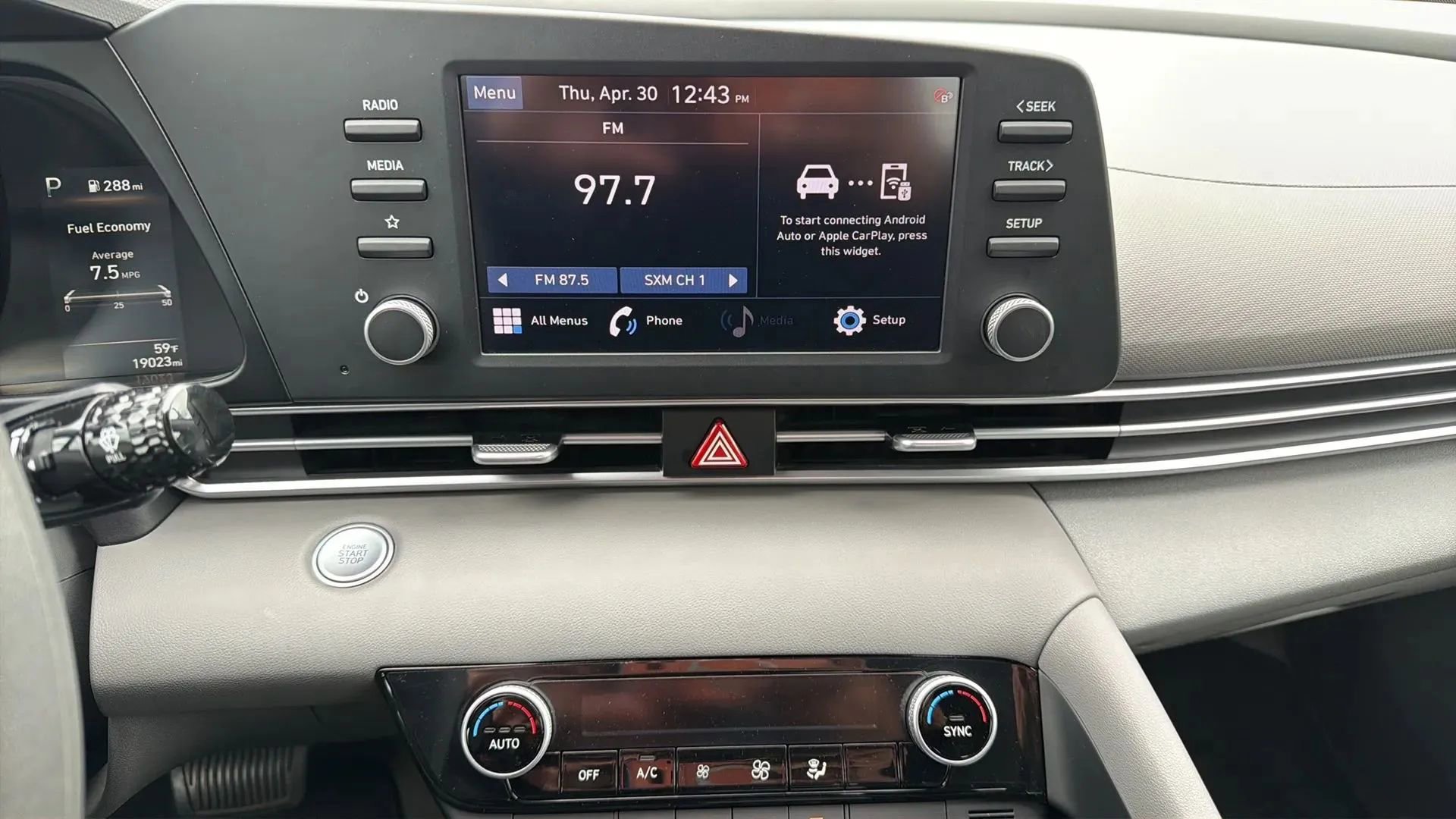 Used 2023 Hyundai Elantra SEL FWD image 18