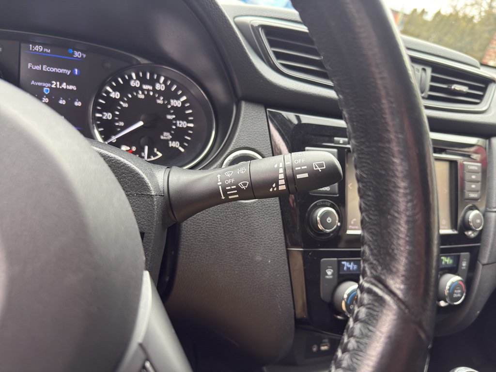 Used 2018 Nissan Rogue SV AWD/4WD image 19