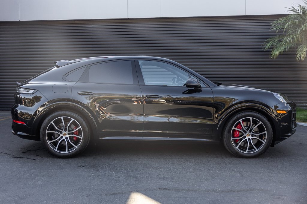 Certified 2025 Porsche Cayenne GTS image 10