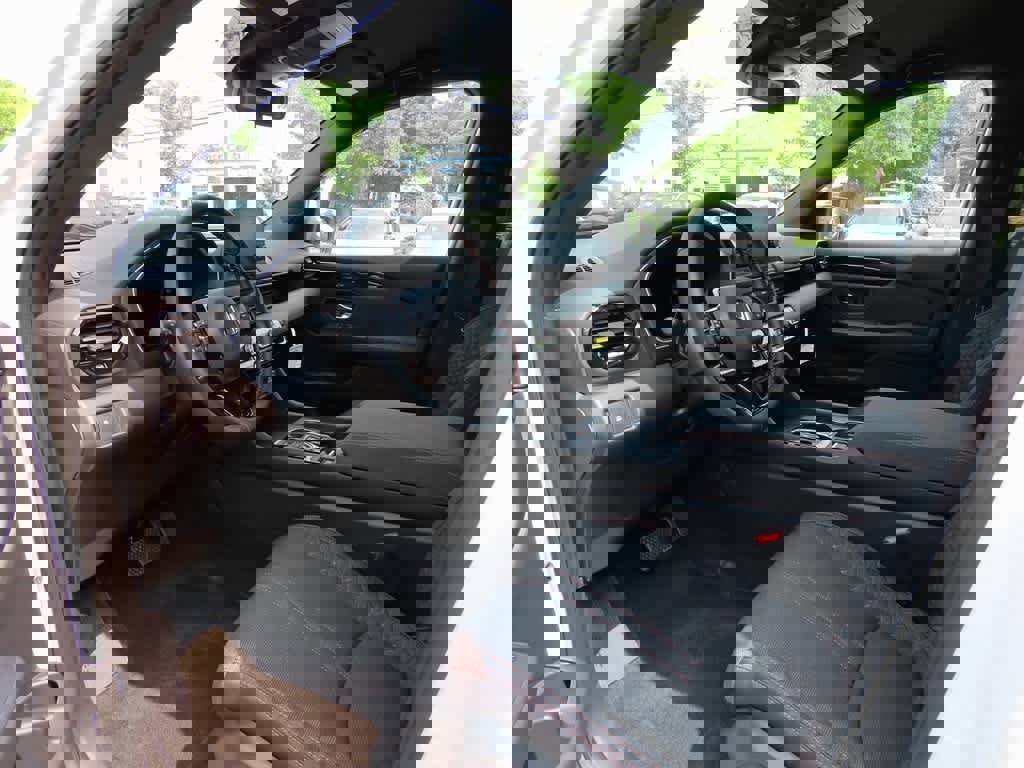 New 2025 Honda Pilot Sport image 2