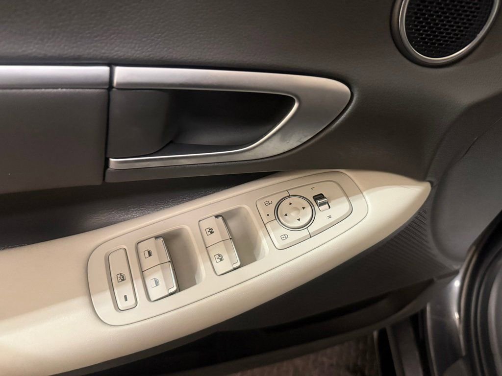 Certified 2025 Hyundai Sonata SEL image 23