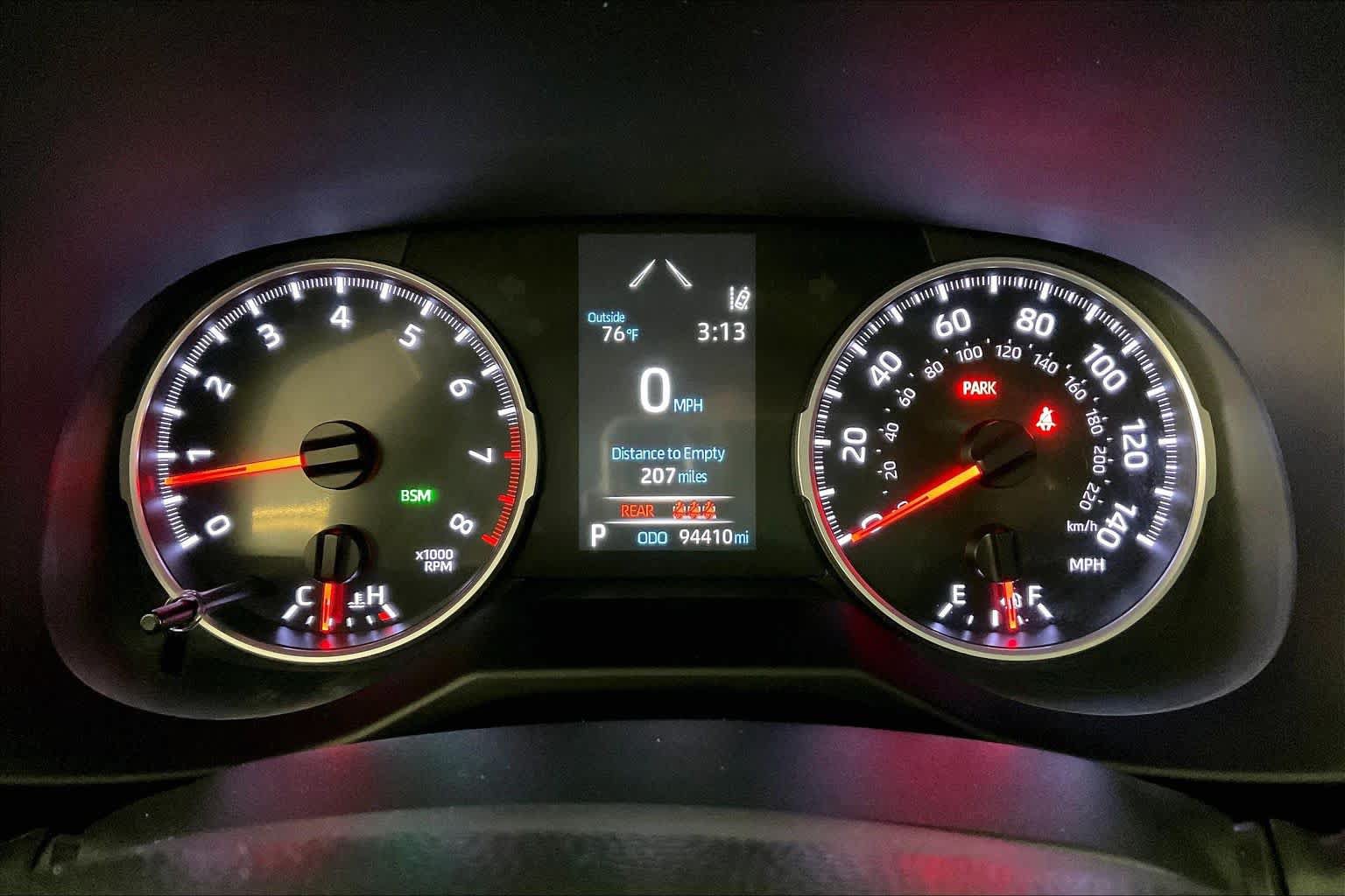 Used 2020 Toyota RAV4 XLE Premium FWD image 24