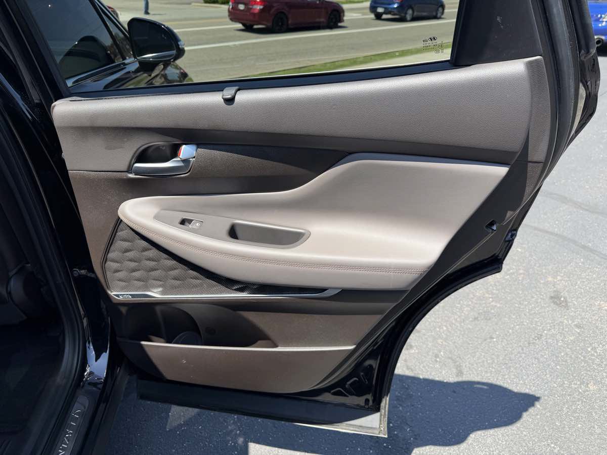 Used 2019 Hyundai Santa Fe Limited AWD/4WD image 19