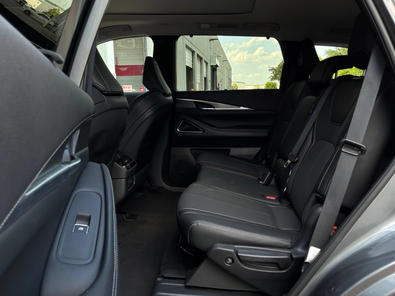 Used 2026 INFINITI QX60 Luxe FWD image 12
