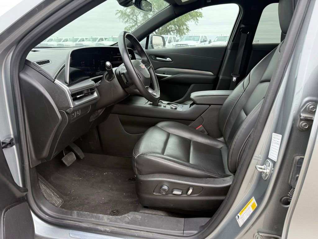Used 2024 Cadillac XT4 Premium Luxury AWD/4WD image 9