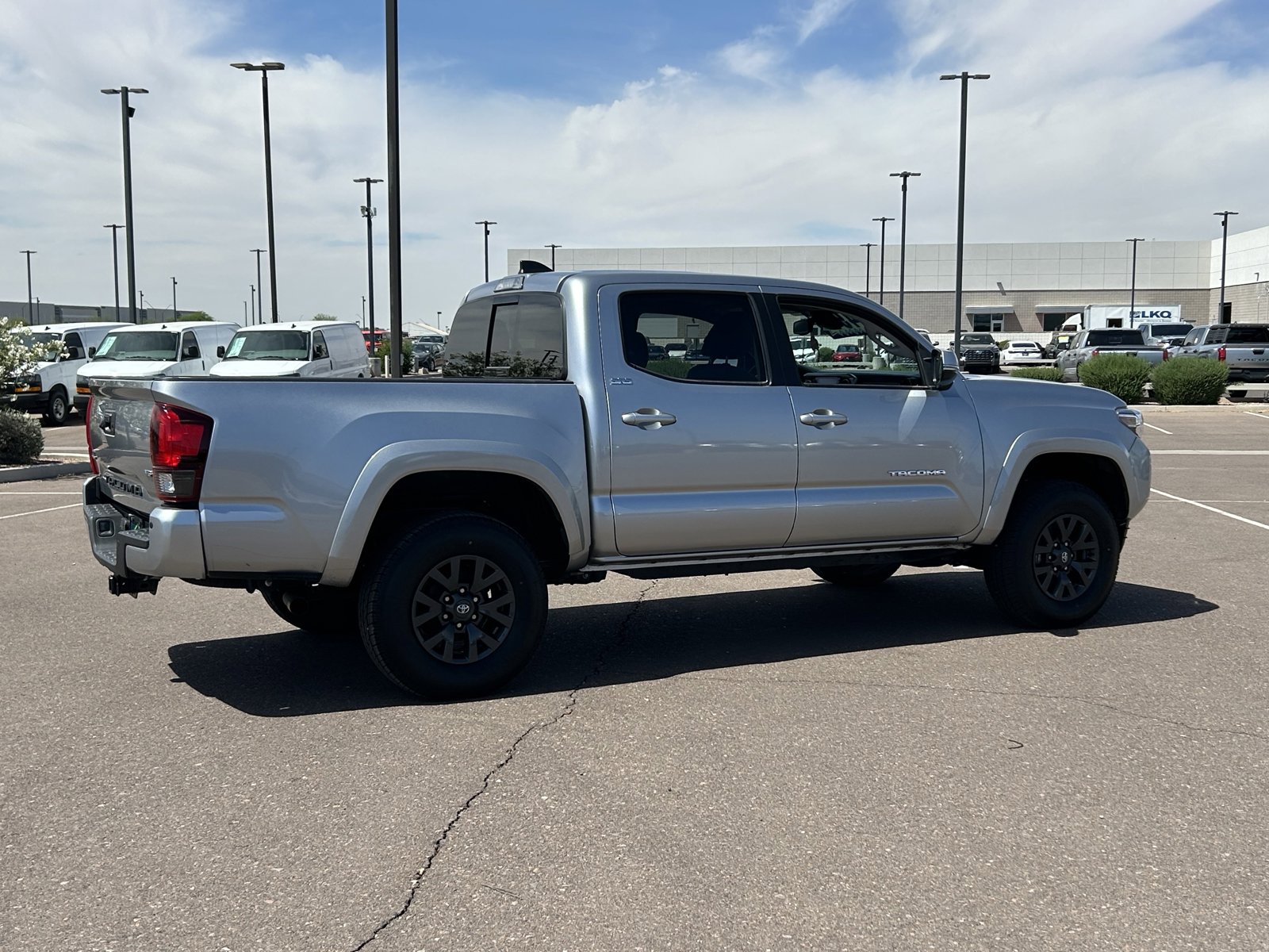 Used 2023 Toyota Tacoma SR5 AWD/4WD image 5