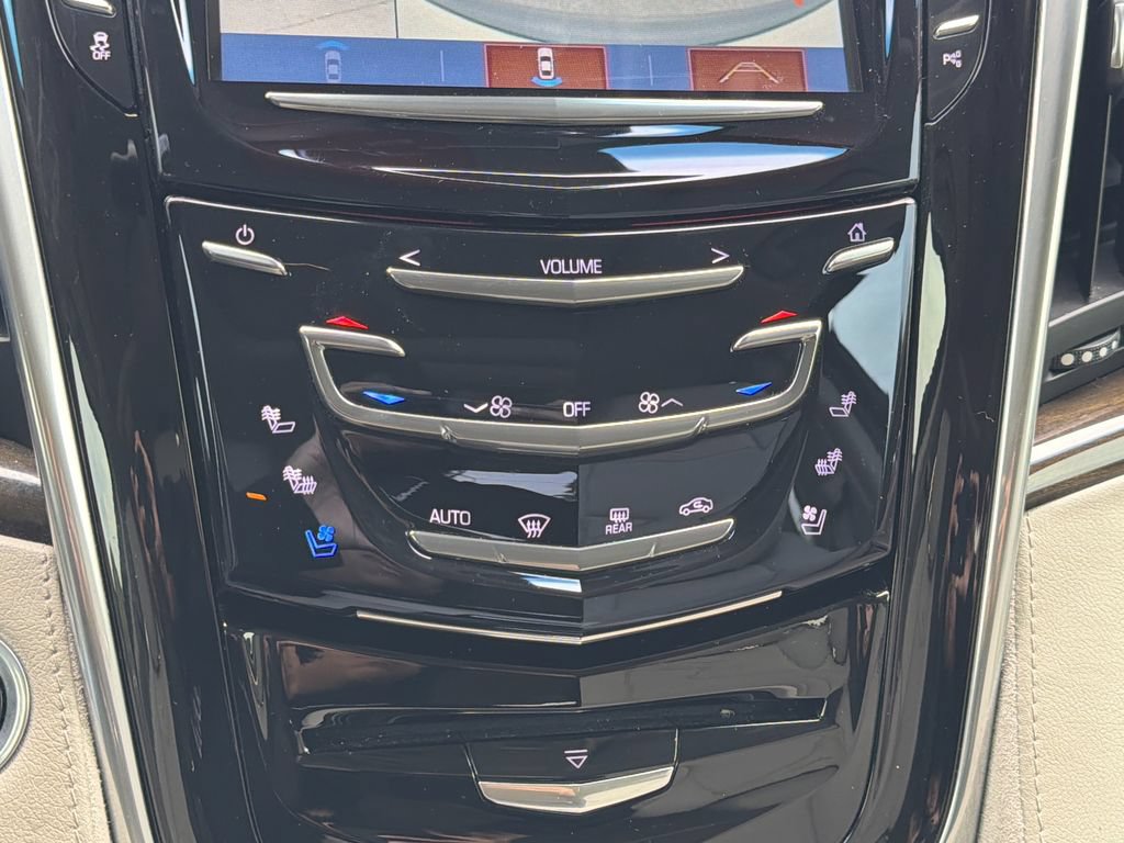 Used 2020 Cadillac Escalade Premium Luxury AWD/4WD image 6