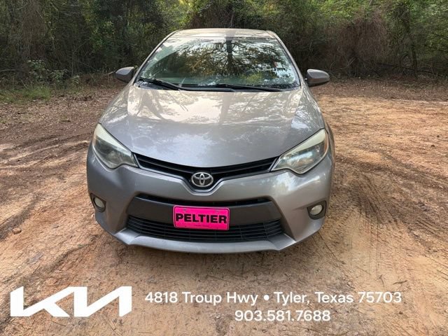 Used 2015 Toyota Corolla LE FWD image 2