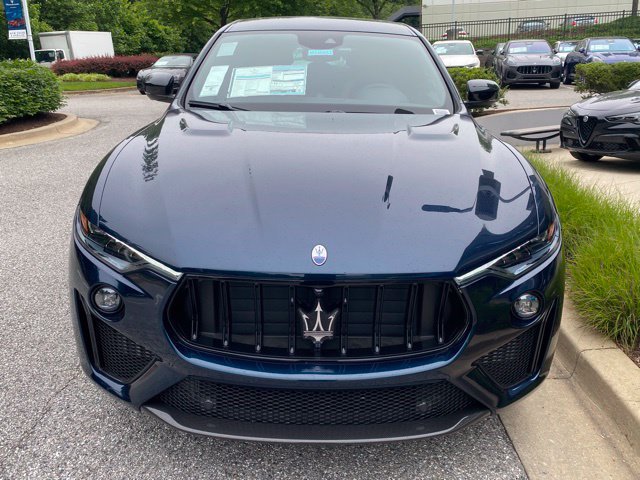New 2024 Maserati Levante Trofeo AWD/4WD image 3