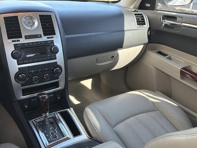 Used 2005 Chrysler 300 C RWD image 22