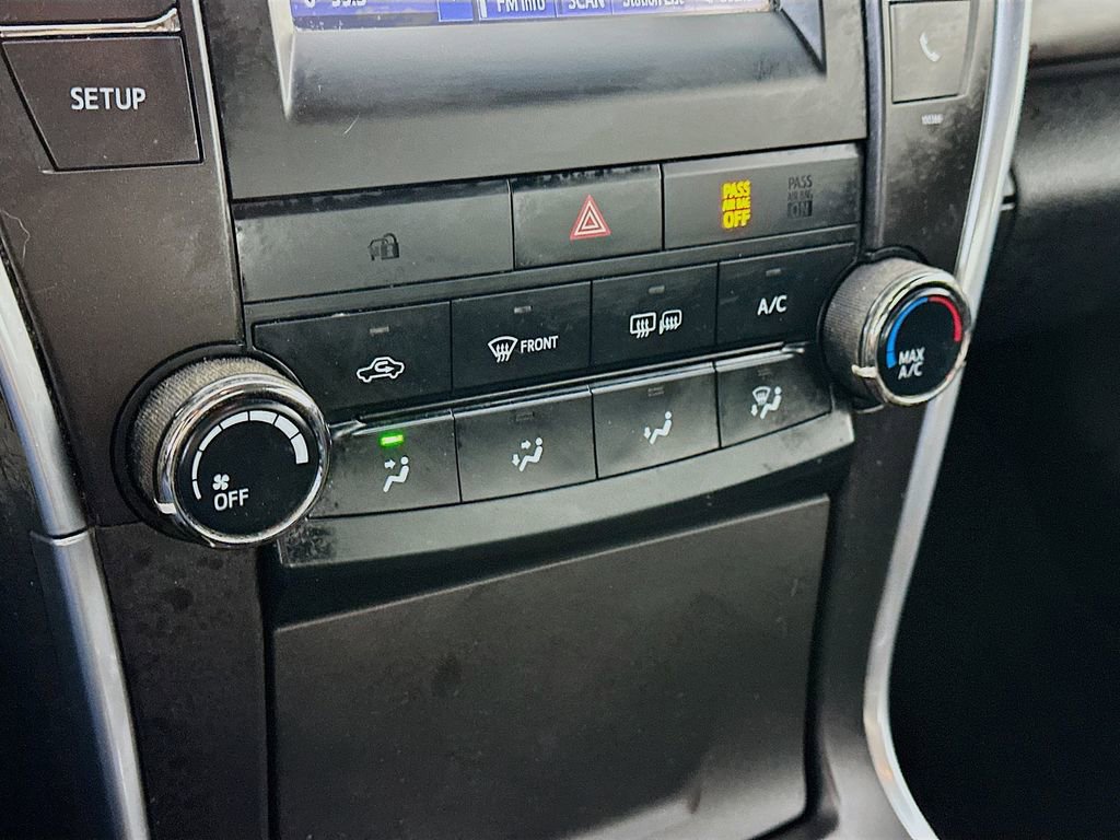 Used 2015 Toyota Camry LE FWD image 18