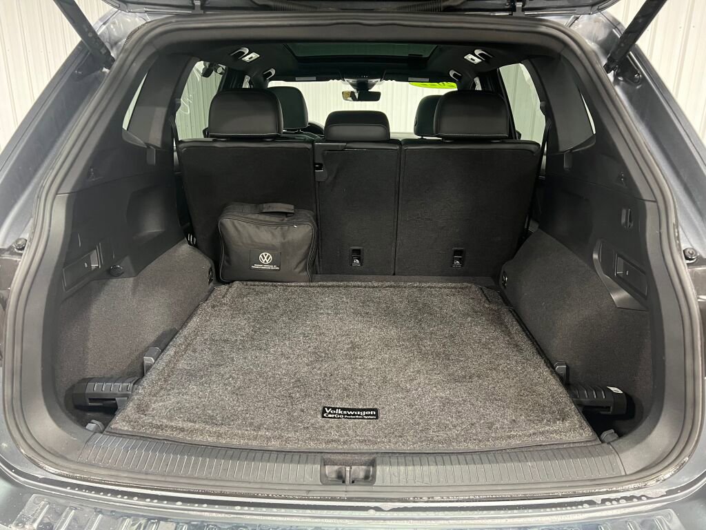 Used 2022 Volkswagen Tiguan SEL R-Line image 7