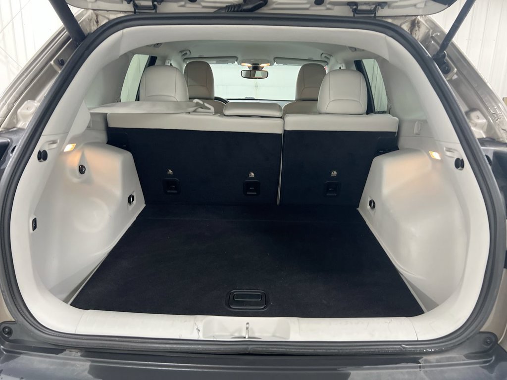Used 2019 Jeep Cherokee Limited AWD/4WD image 23