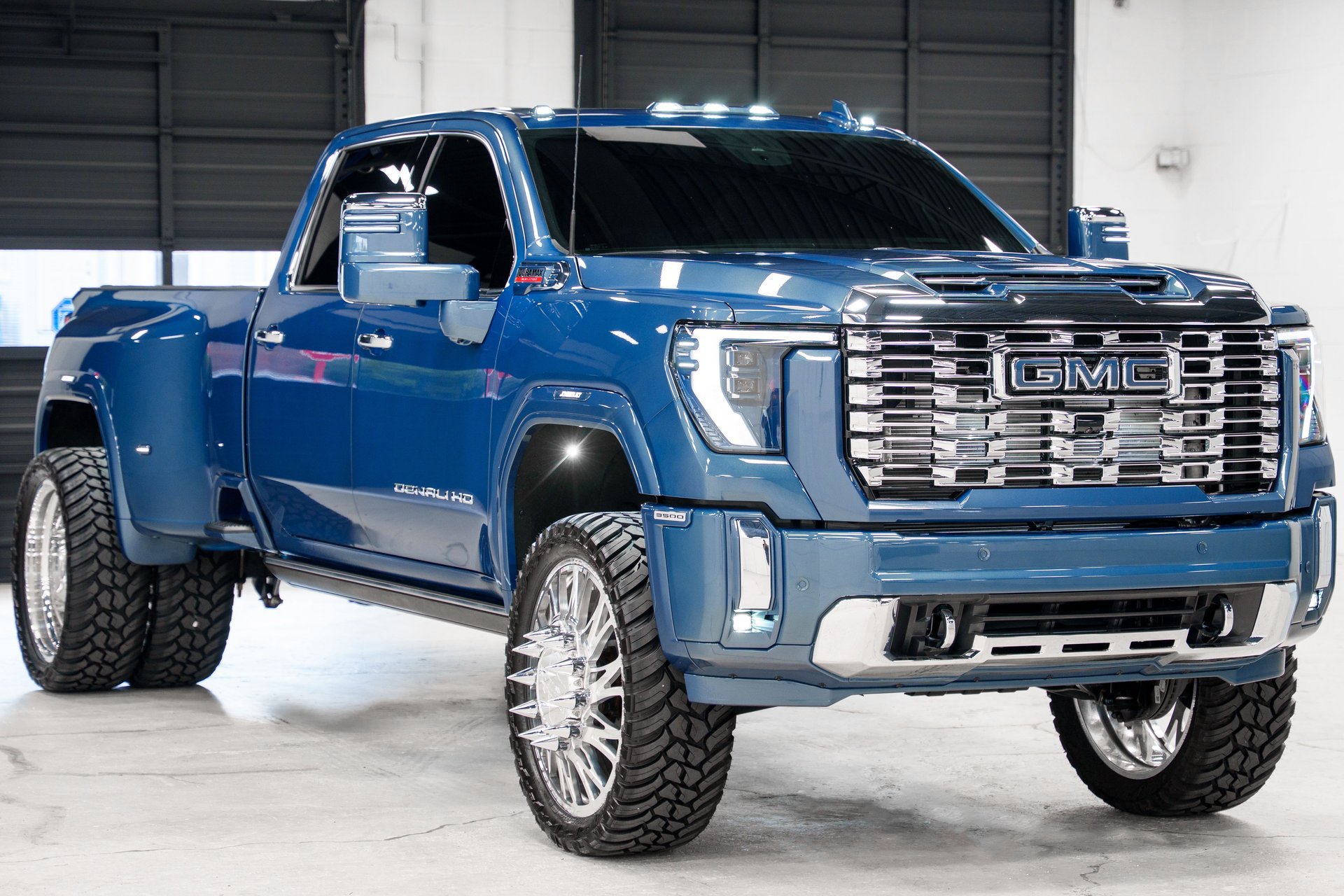 Used 2026 GMC Sierra 3500 Denali w/ Denali Reserve Package AWD/4WD image 9