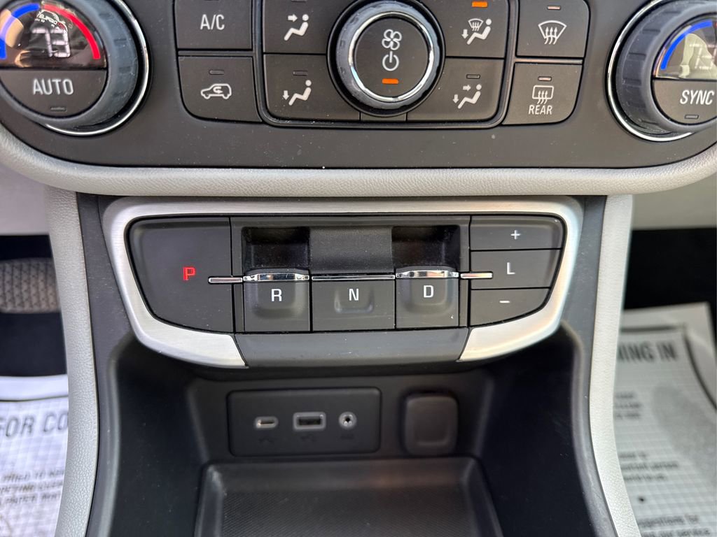 Used 2023 GMC Terrain SLE w/ Driver Convenience Package image 31