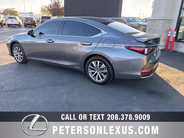 Used 2021 Lexus ES 300h w/ Accessory Package FWD image 4