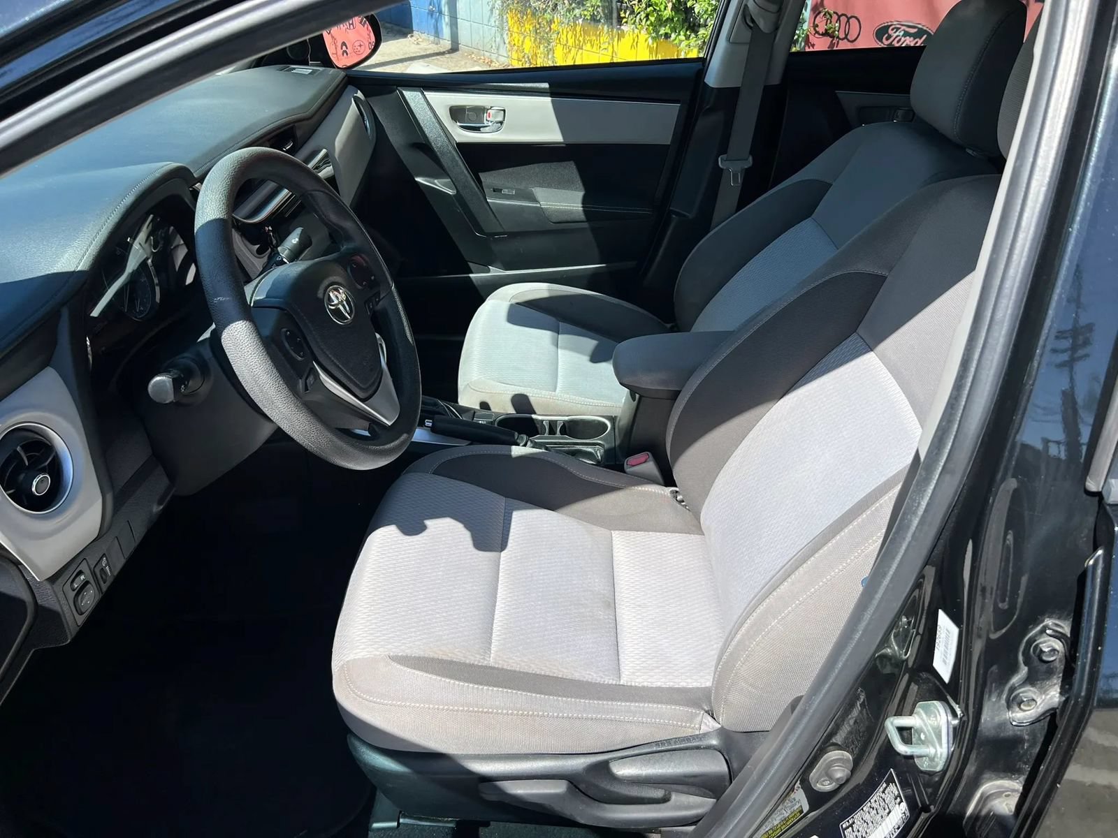 Used 2019 Toyota Corolla LE w/ Protection Package FWD image 6