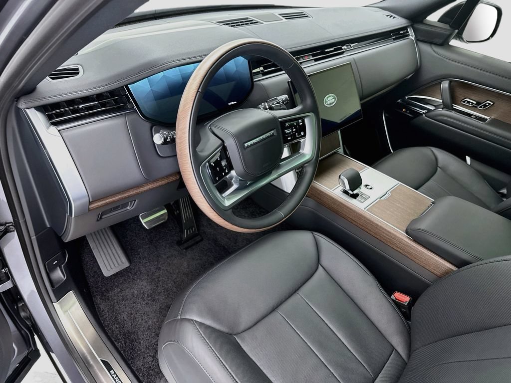 Certified 2025 Land Rover Range Rover SE AWD/4WD image 9
