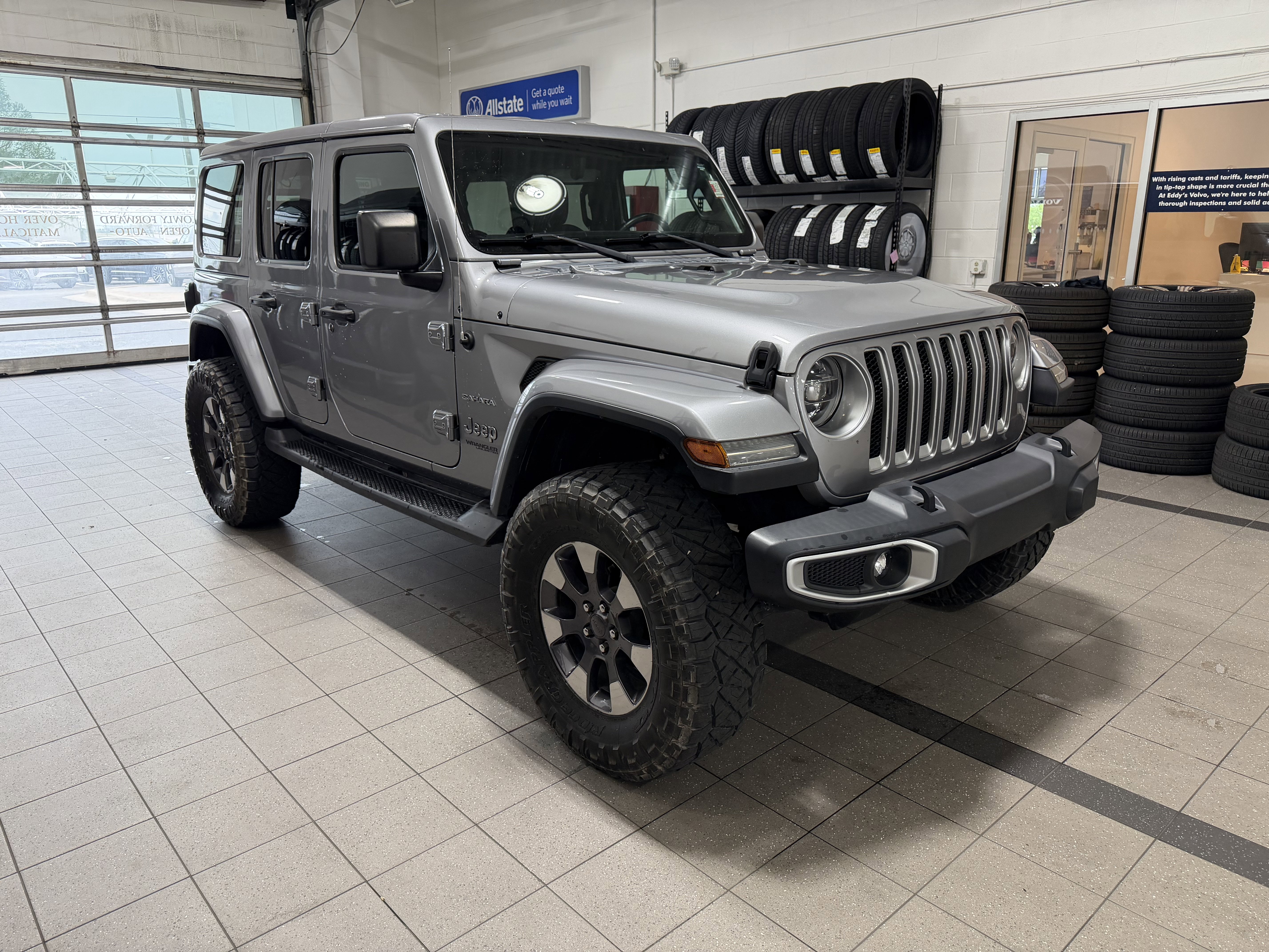 Used 2018 Jeep Wrangler Unlimited Sahara image 1