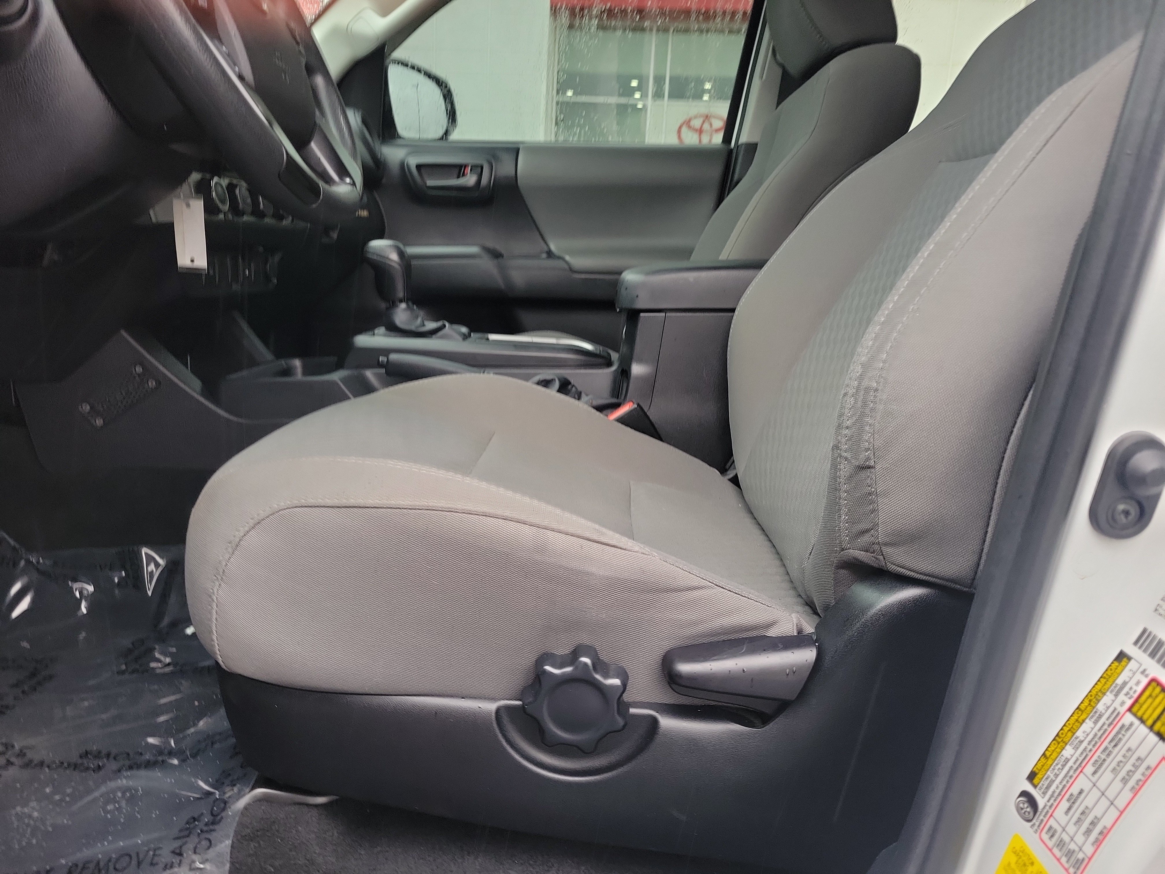 Used 2022 Toyota Tacoma SR AWD/4WD image 16