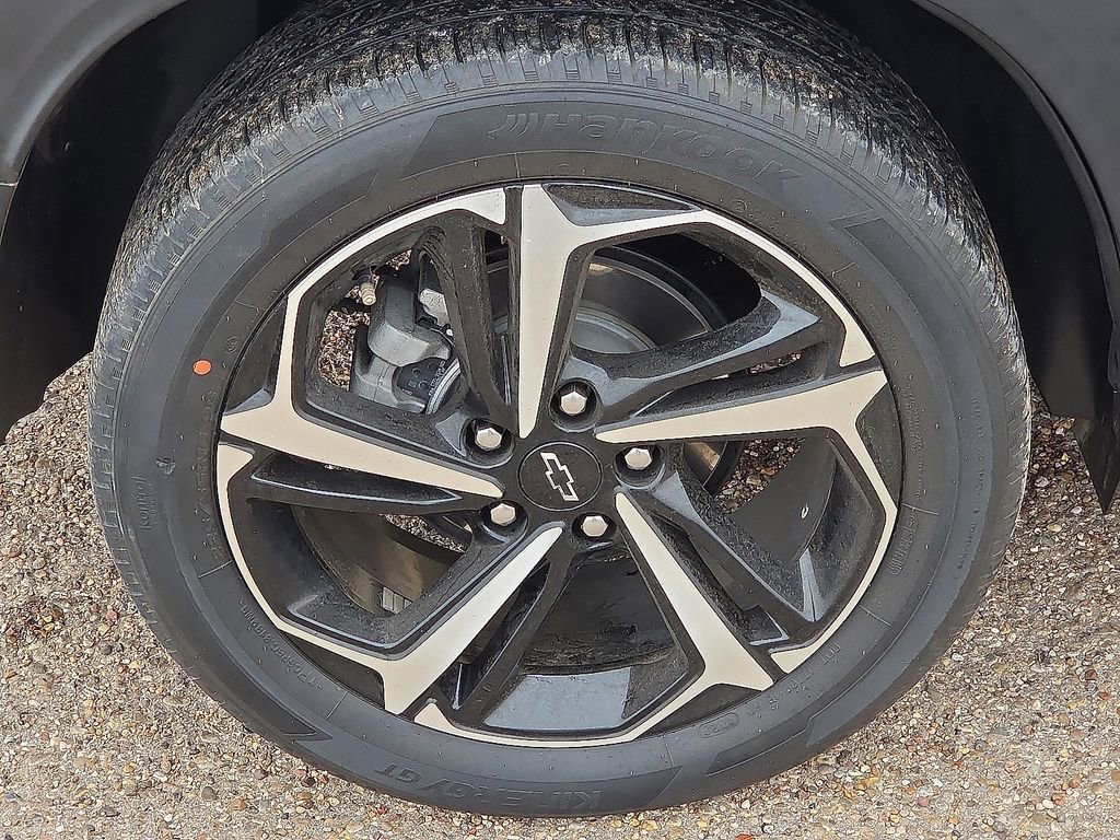 Used 2023 Chevrolet TrailBlazer RS w/ Sun and Liftgate Package image 12
