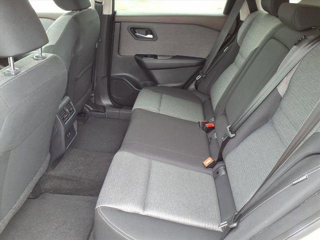 Used 2023 Nissan Rogue SV image 14