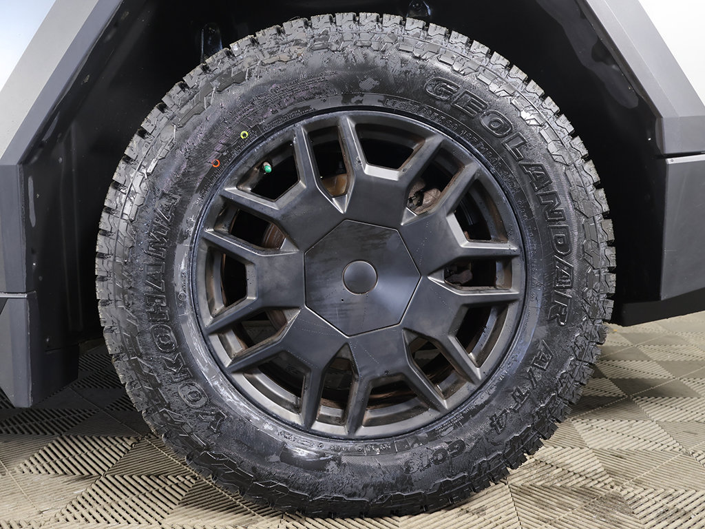 Used 2024 Tesla Cybertruck AWD Crew Cab image 19