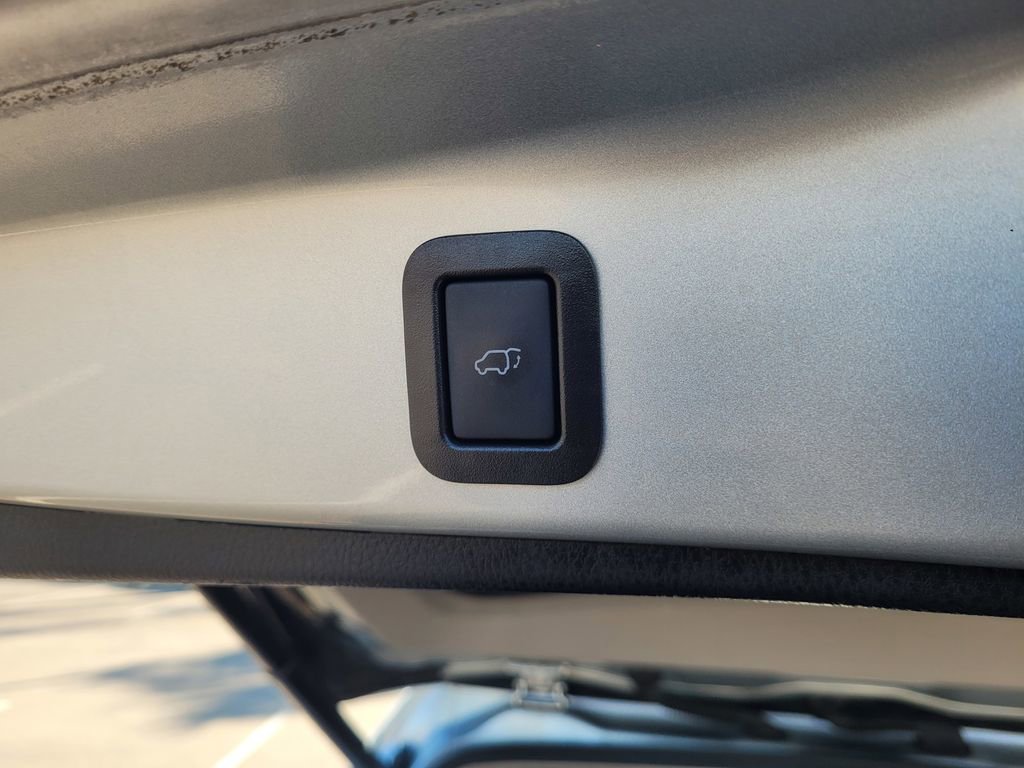 Used 2018 Toyota Highlander XLE image 9