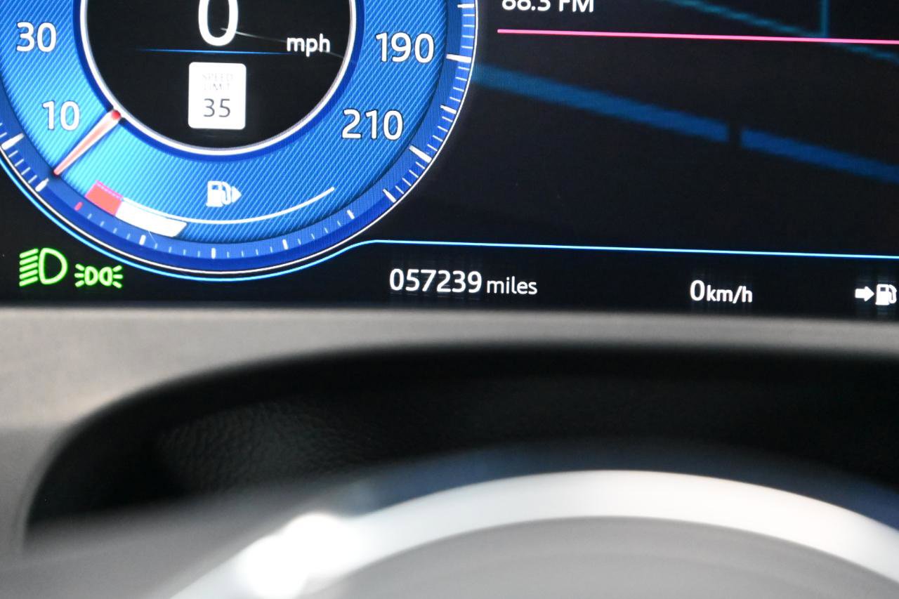 Used 2020 Jaguar F-PACE SVR image 29