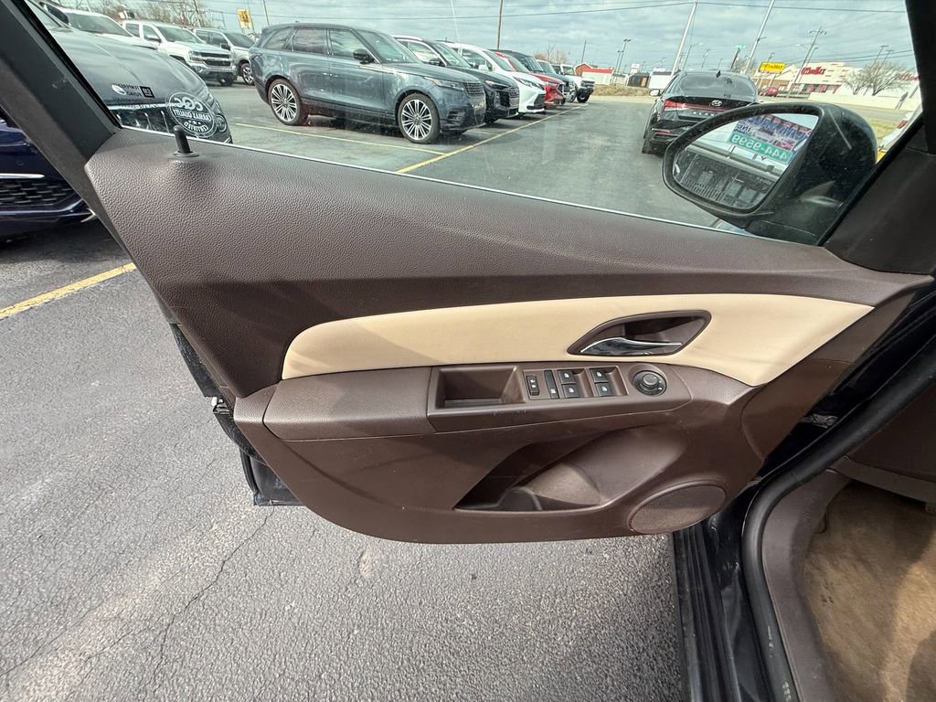 Used 2015 Chevrolet Cruze LT image 10