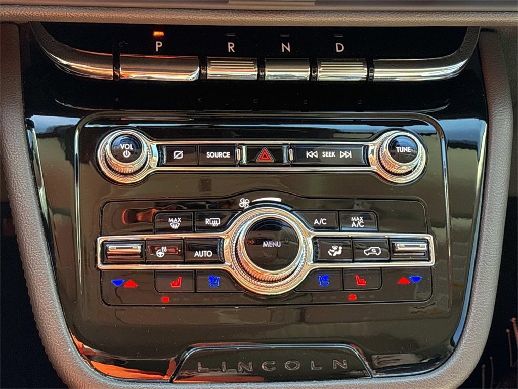 Used 2022 Lincoln Corsair FWD w/ Premium Package image 19