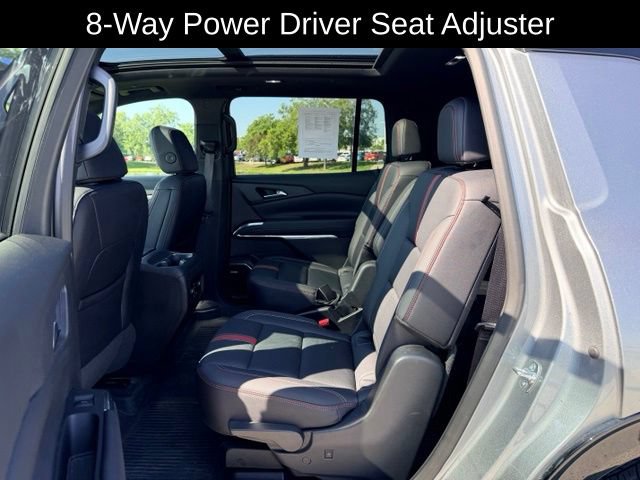 Certified 2025 Chevrolet Traverse RS AWD/4WD image 9