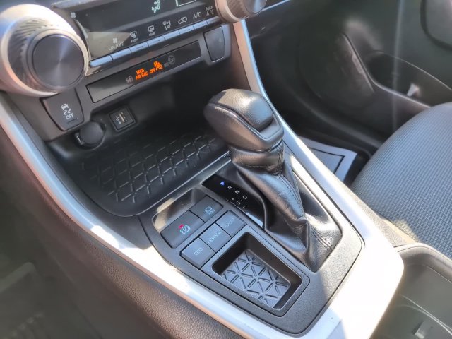 Used 2023 Toyota RAV4 LE FWD image 20
