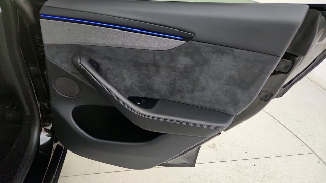 Used 2026 Tesla Model Y 2WD image 38