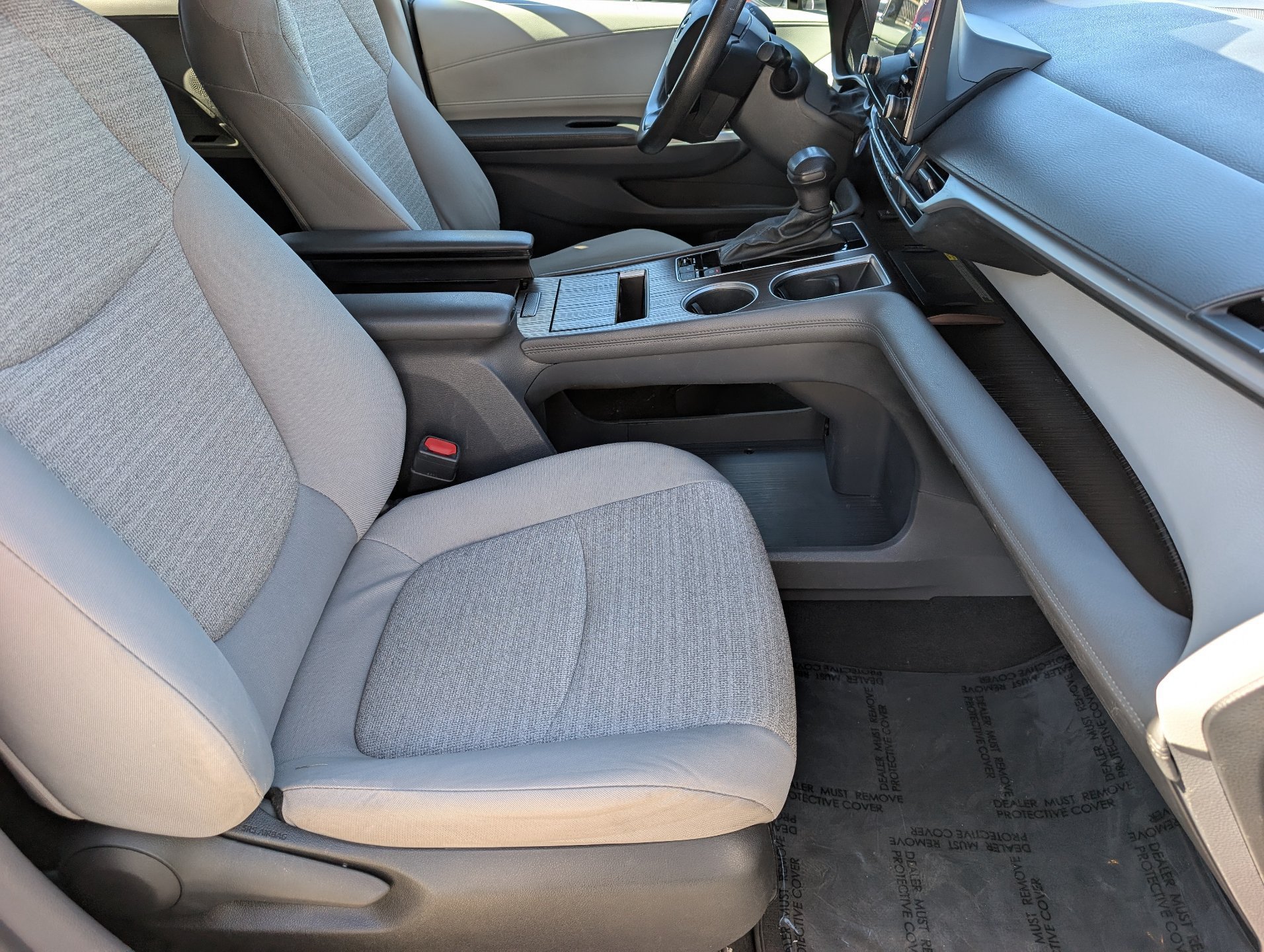 Used 2023 Toyota Sienna LE w/ LE Plus Package FWD image 12