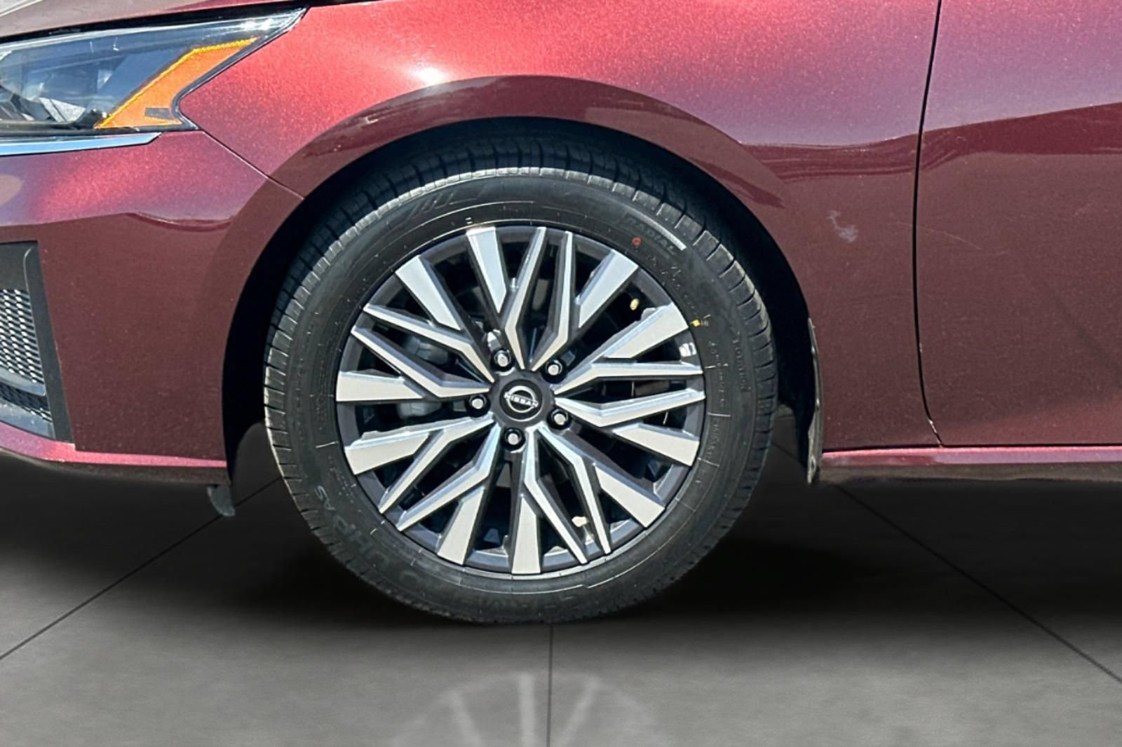 Used 2025 Nissan Altima 2.5 SV FWD image 30