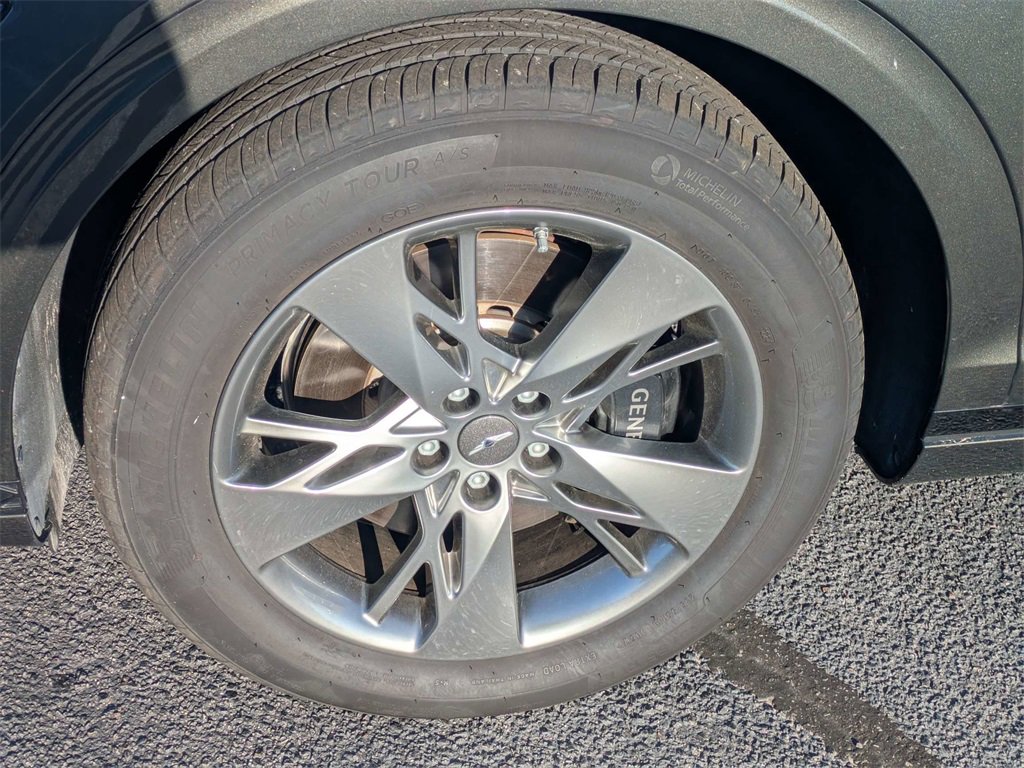 Used 2025 Genesis GV70 3.5T Sport image 12