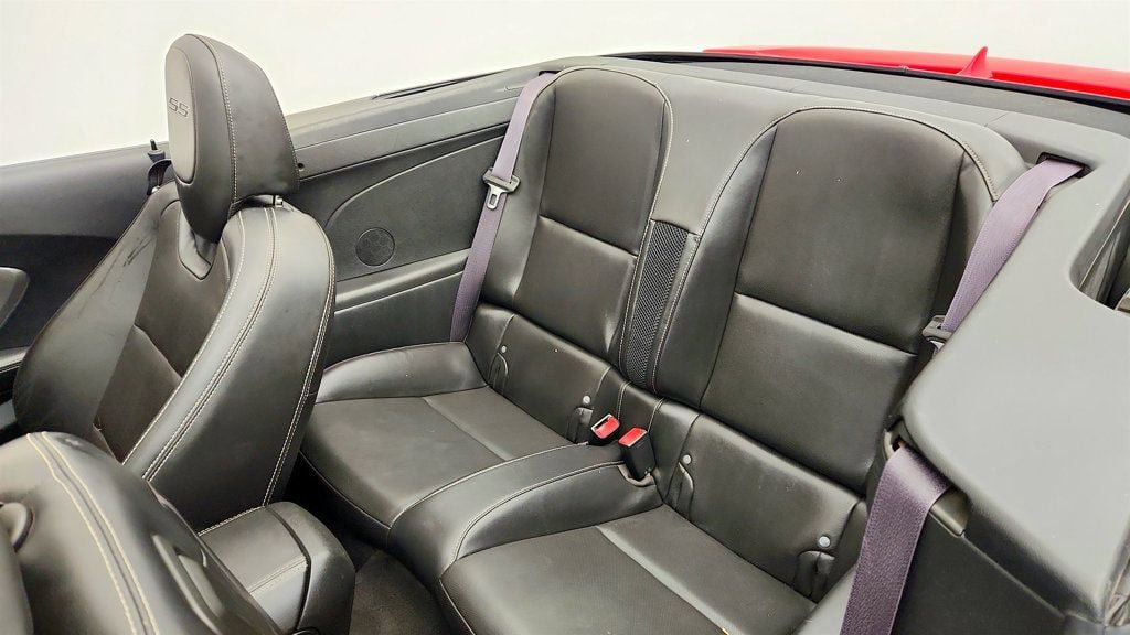 Used 2015 Chevrolet Camaro SS RWD image 21