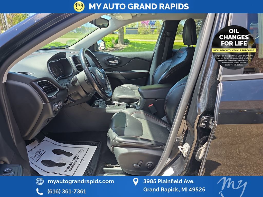 Used 2020 Jeep Cherokee Trailhawk w/ Cold Weather Group AWD/4WD image 9