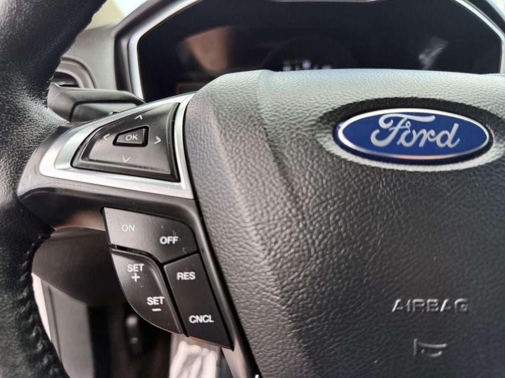 Used 2017 Ford Fusion Titanium FWD image 25