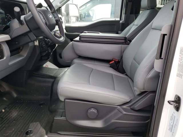 New 2025 Ford F550 4x4 Supercab Super Duty image 12