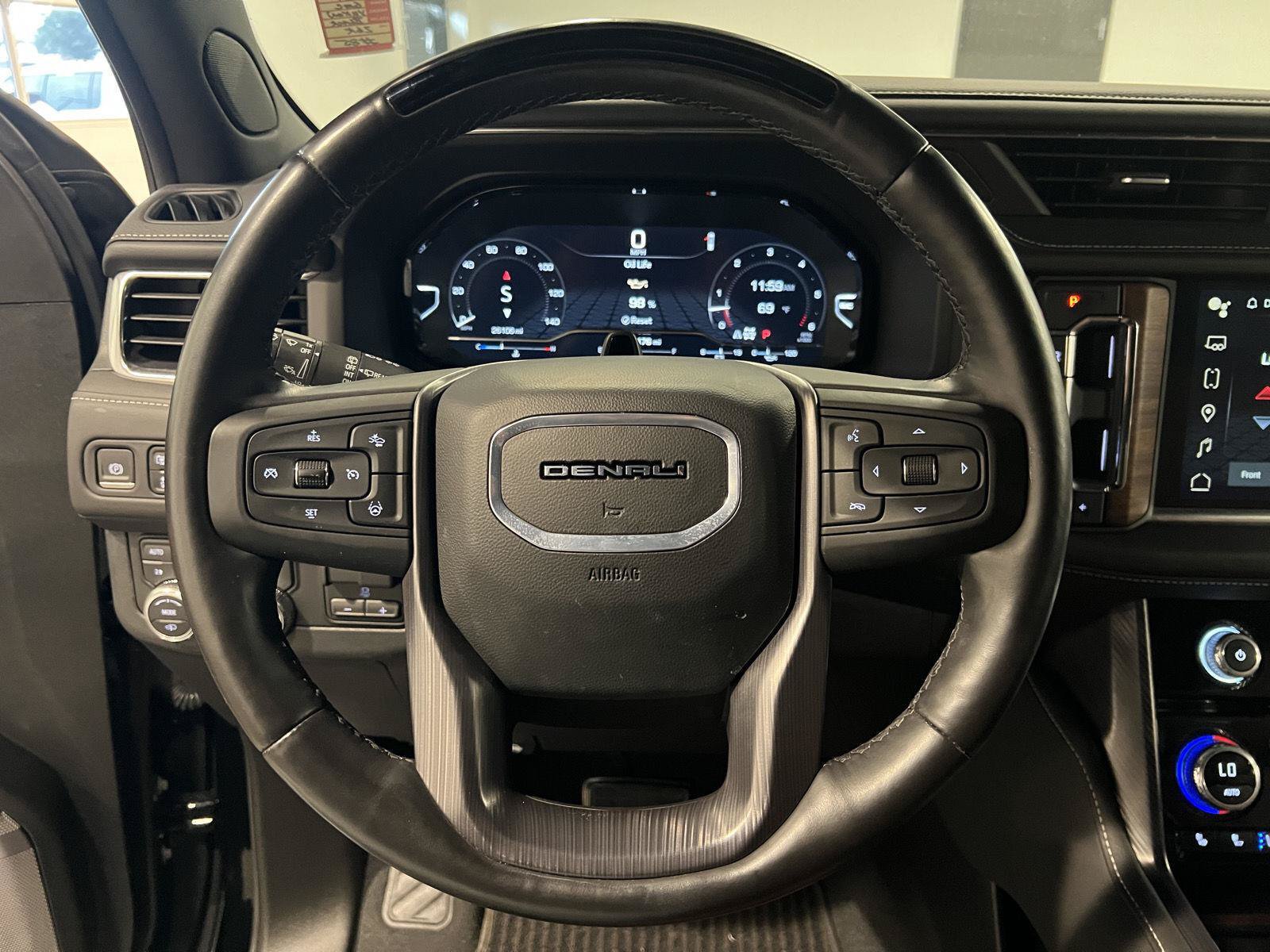 Used 2024 GMC Yukon Denali Ultimate AWD/4WD image 11