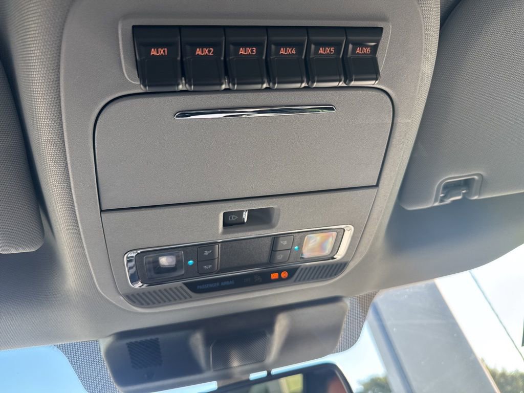 Used 2026 Ford F450 Lariat w/ FX4 Off-Road Package image 28