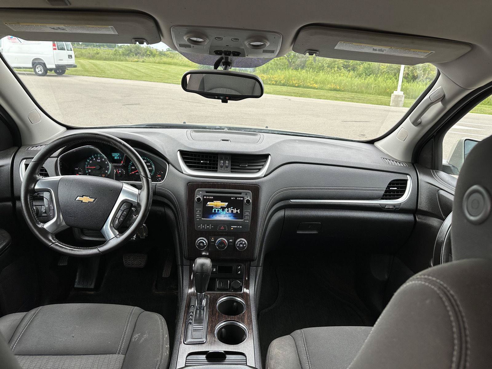 Used 2015 Chevrolet Traverse LT w/ Style and Technology Package FWD image 18
