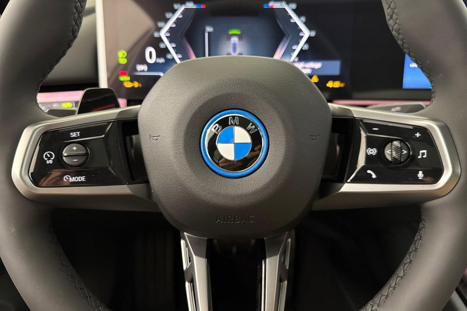 New 2027 BMW i5 M60 w/ M Sport Package RWD image 16