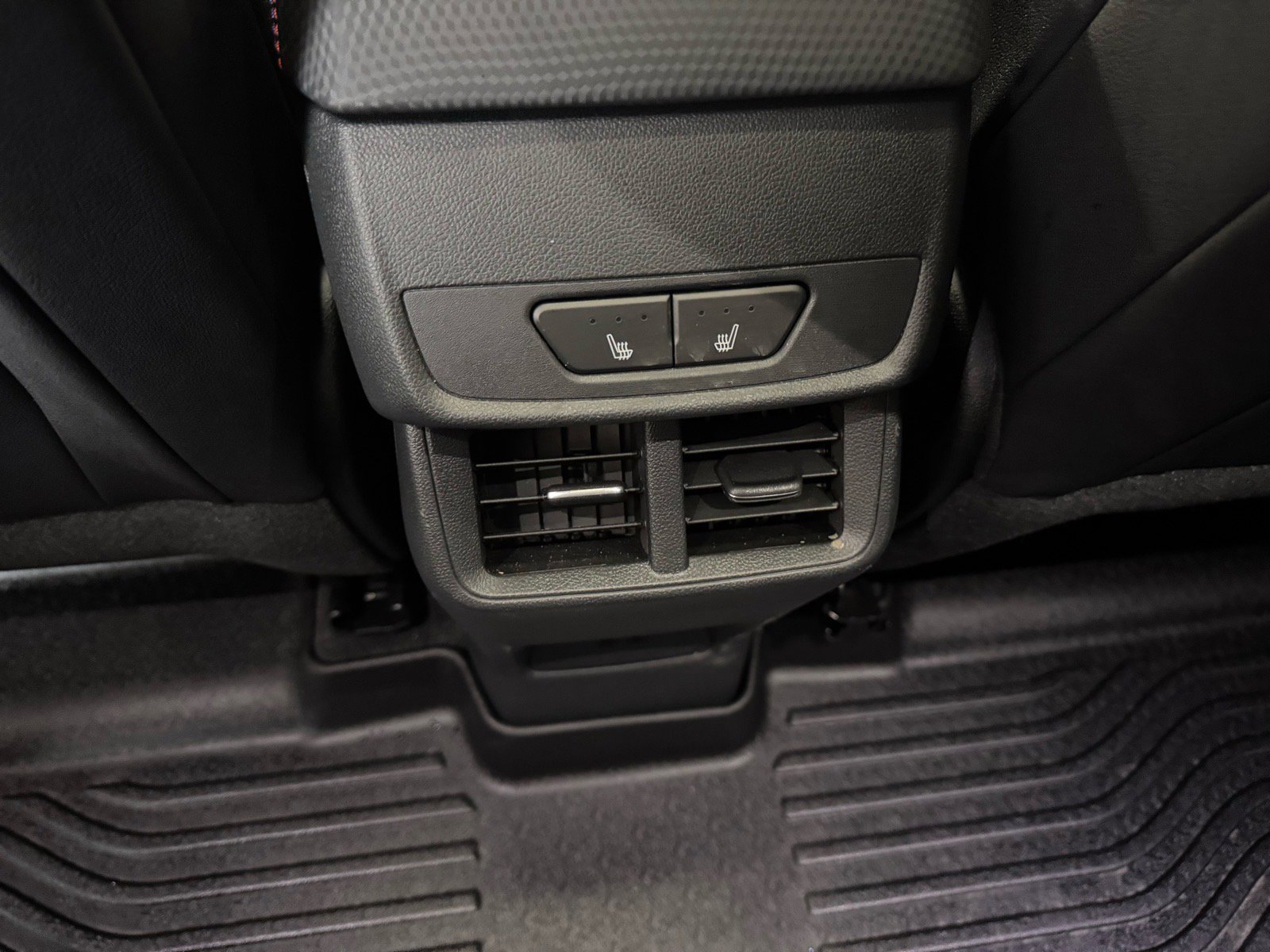 Used 2025 Chevrolet Equinox RS w/ Safety and Technology Package AWD/4WD image 12