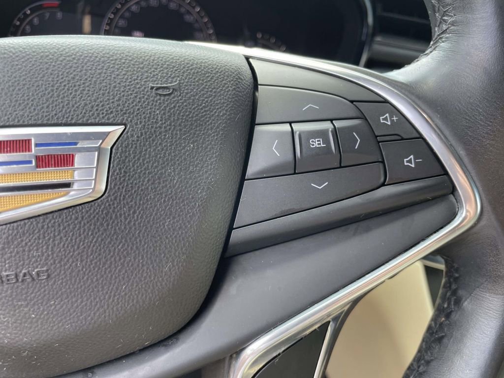 Used 2018 Cadillac XT5 AWD image 24