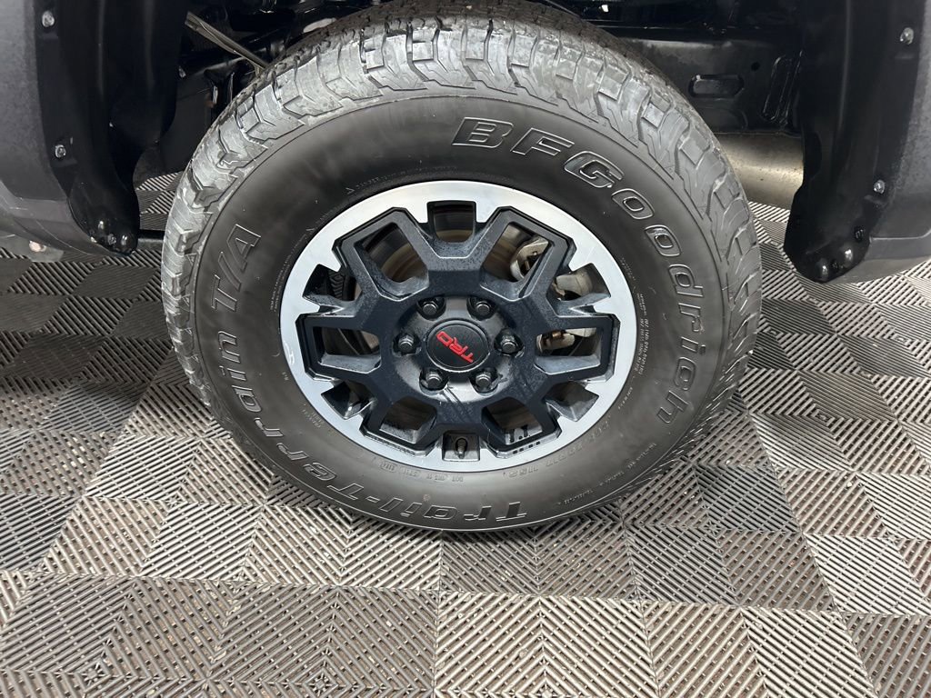 Used 2024 Toyota Tacoma TRD Off-Road image 30